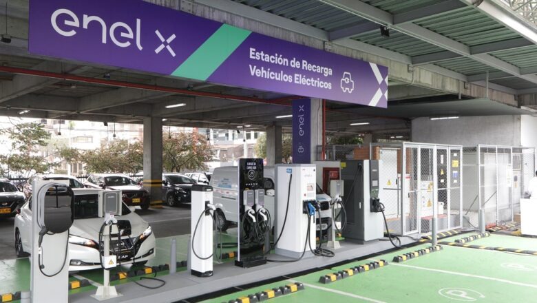 Nueva electrolinera de Enel X en Unicentro se convierte en la más grande y rápida en un centro comercial