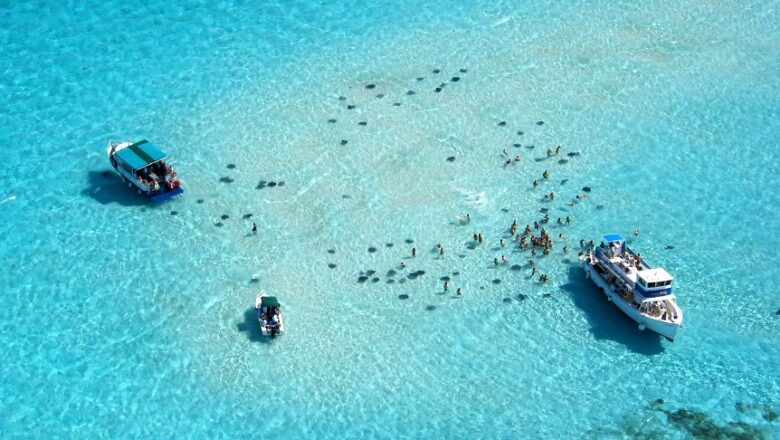 Las Islas Caimán eliminan todas las restricciones para los viajeros internacionales a partir del 24 de agosto de 2022