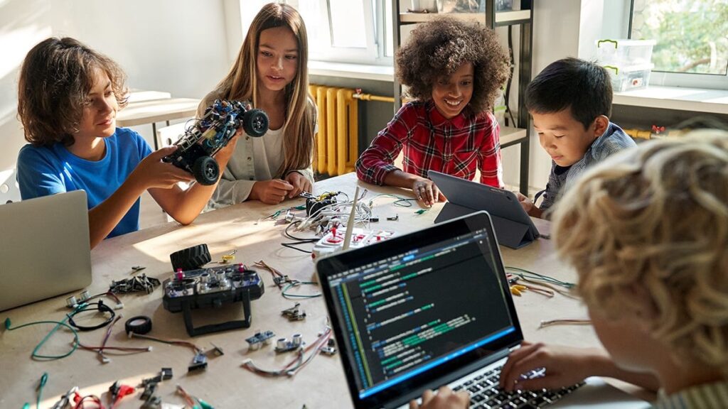 Edutechnia ofrece cambios en la educación colombiana con tecnología y sostenibilidad