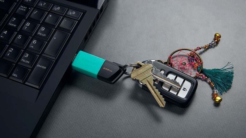 ¿Qué pasa si no expulso correctamente la USB antes de sacarla del computador?