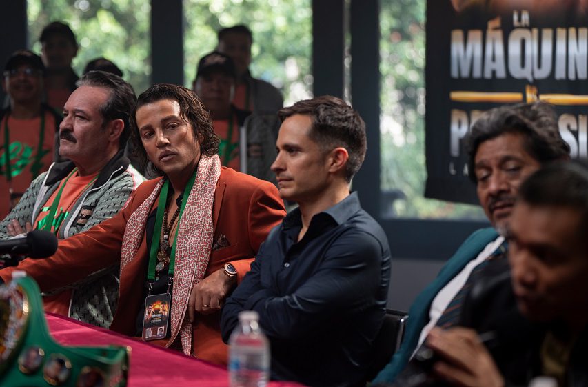 Gael García Bernal y Diego Luna llevan su amistad al ring en "La Máquina"