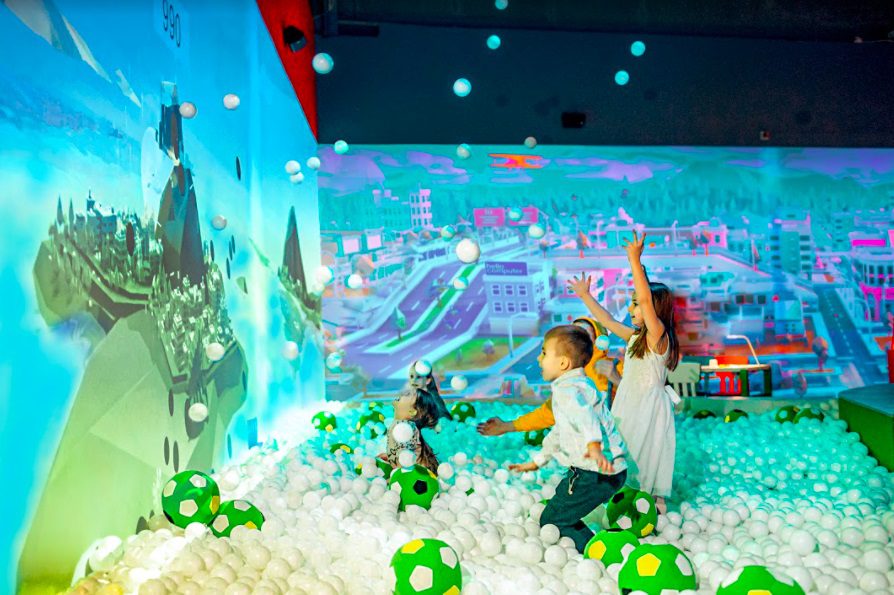 Hello Park transforma el juego familiar con tecnología interactiva en Bogotá