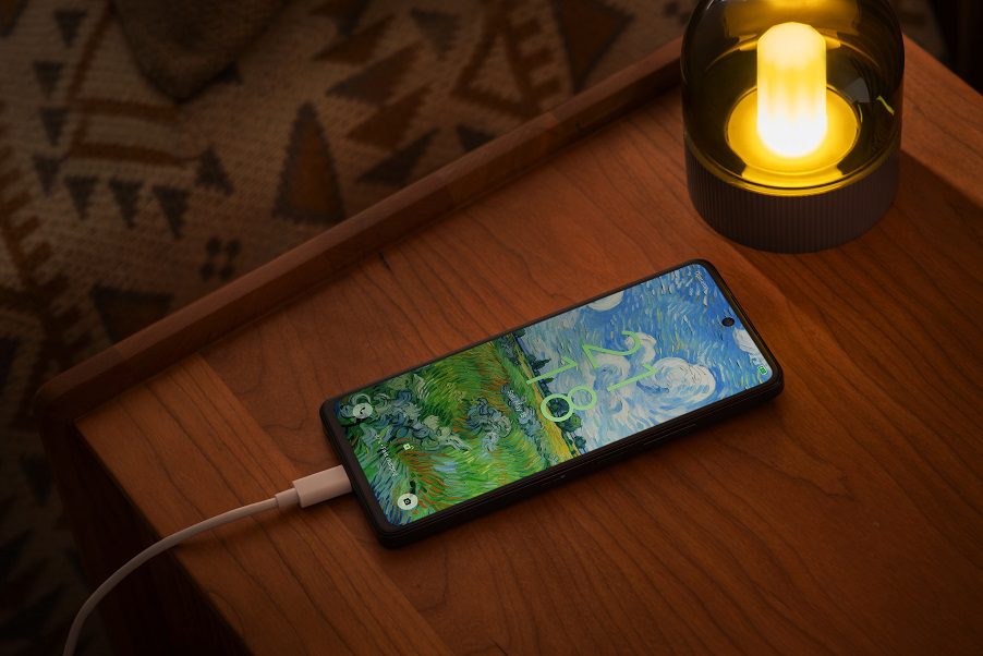 TCL potencia sus celulares con inteligencia artificial avanzada en alianza con Microsoft