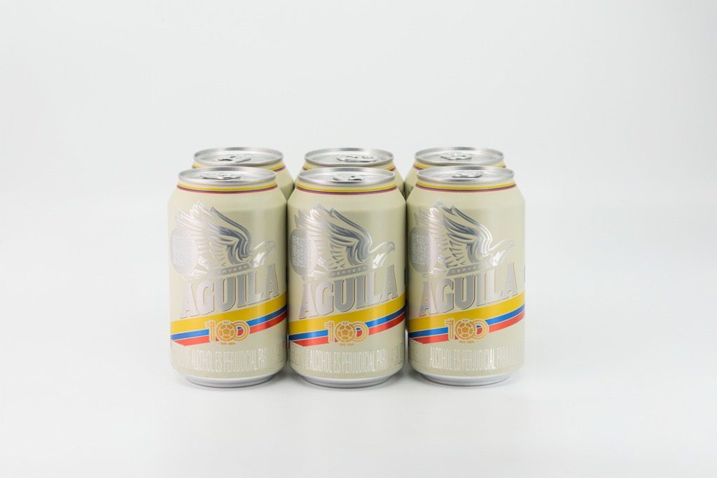 Cien años de pasión: Aguila lanza una edición especial para celebrar el centenario de la Federación Colombiana de Fútbol