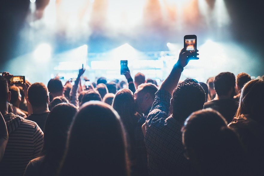 Entre lo tradicional y lo digital: El futuro de los medios de entretenimiento