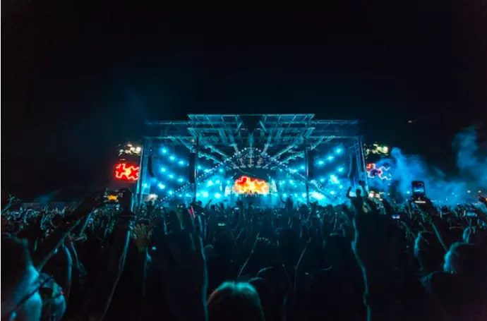 Alkomprar impulsa la pasión por la tecnología en los festivales de música y cultura del país