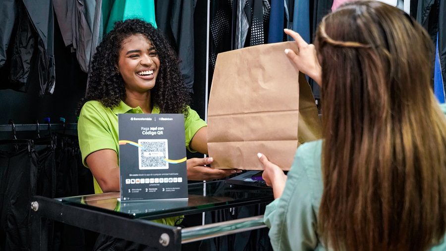 El QR negro de Bancolombia está más vigente que nunca: adiós al código QR amarillo