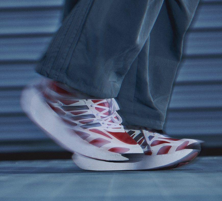 Diseñado para la vida en movimiento: adidas Originals presenta la silueta ADIZERO ARUKU con una entresuela de plataforma progresiva
