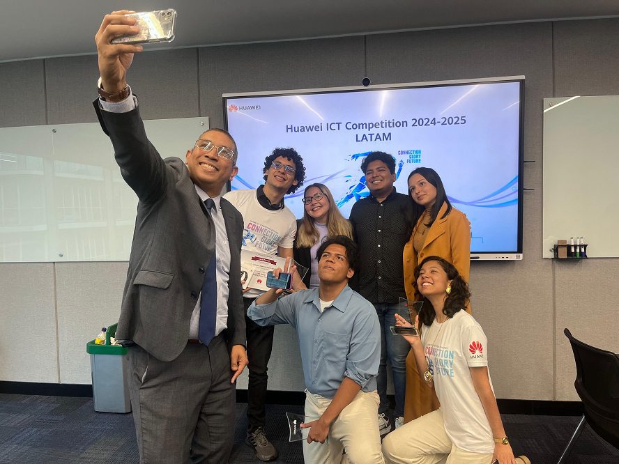 Talento colombiano a un paso de ir a China a competencia global de TICs