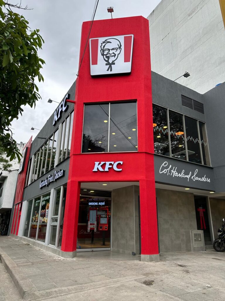 KFC Colombia impulsa su expansión con la apertura de dos nuevos restaurantes en Bogotá y Neiva