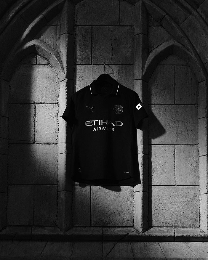 Puma y Manchester City lanzan el uniforme de visita 25/26 inspirado en el uniforme más antiguo conocido del club