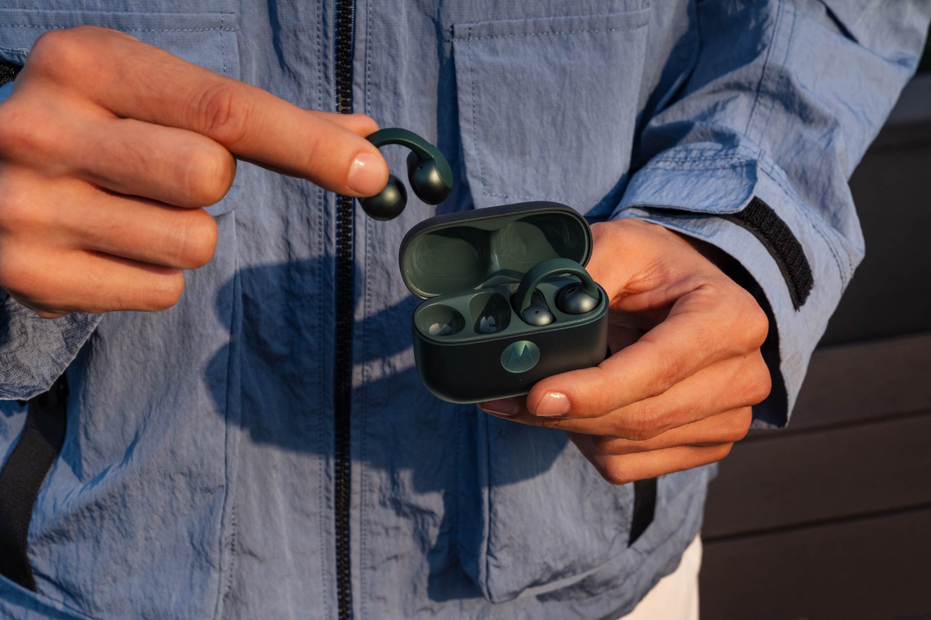 Motorola anuncia oficialmente en Colombia los nuevos moto buds loop by Bose