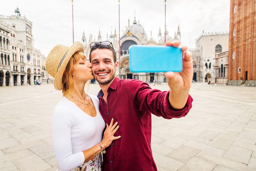 Con la baja cotización del dólar, colombianos aumentan reservas de viajes a Aruba, México, Orlando y Cancún 