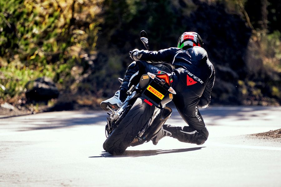Consejos de seguridad y conducción de Pirelli para motociclistas