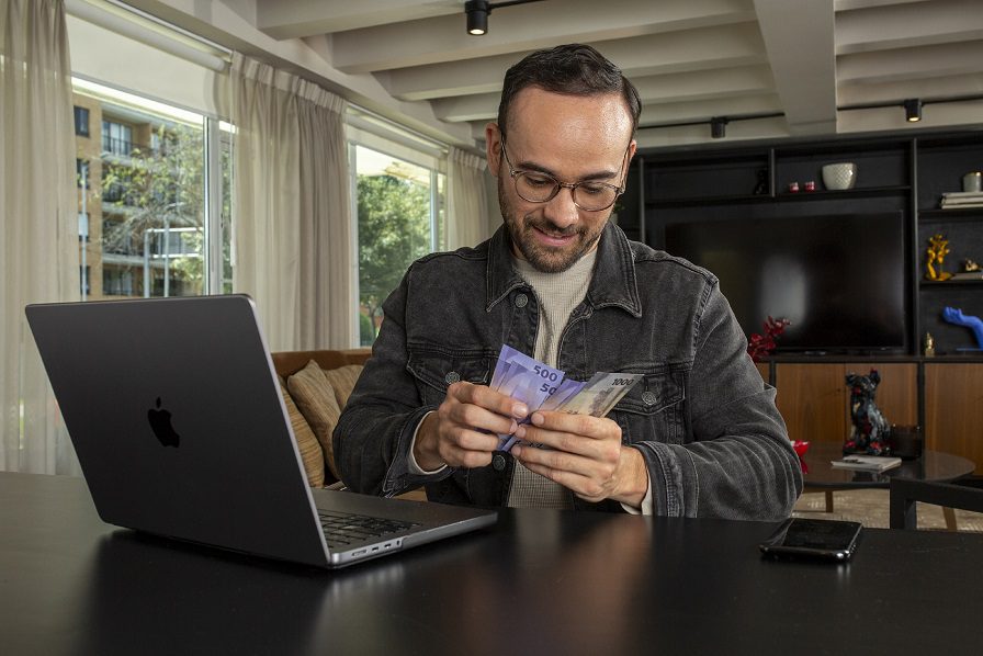 El e-Commerce colombiano crece con fuerza y cambia las prioridades de consumo en 2025