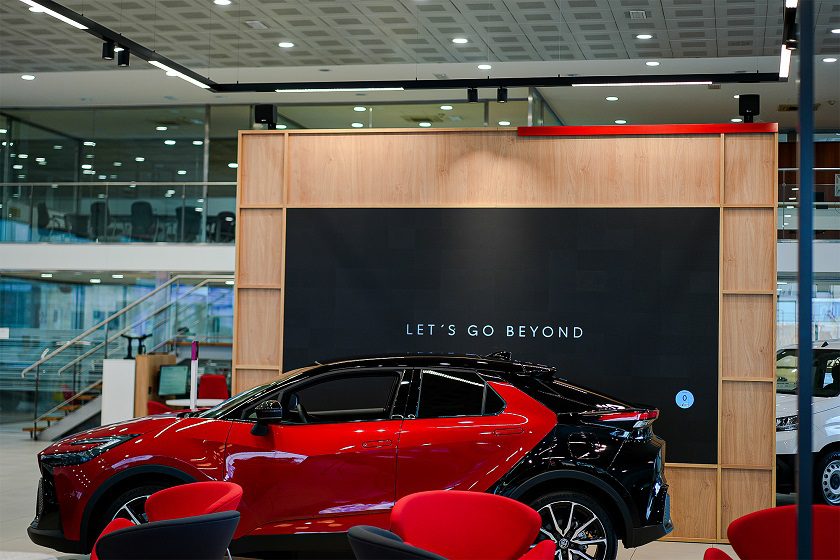 Samsung amplía su alianza con Toyota para transformar digitalmente sus concesionarios