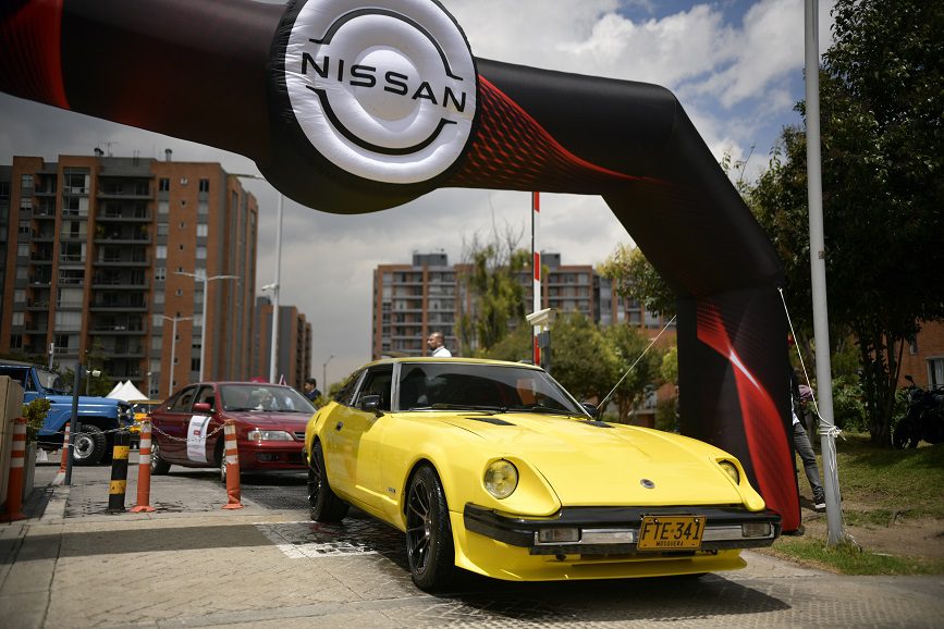 Nissan premia a tres colombianos por preservar icónicos autos de una marca con más de 60 años de historia