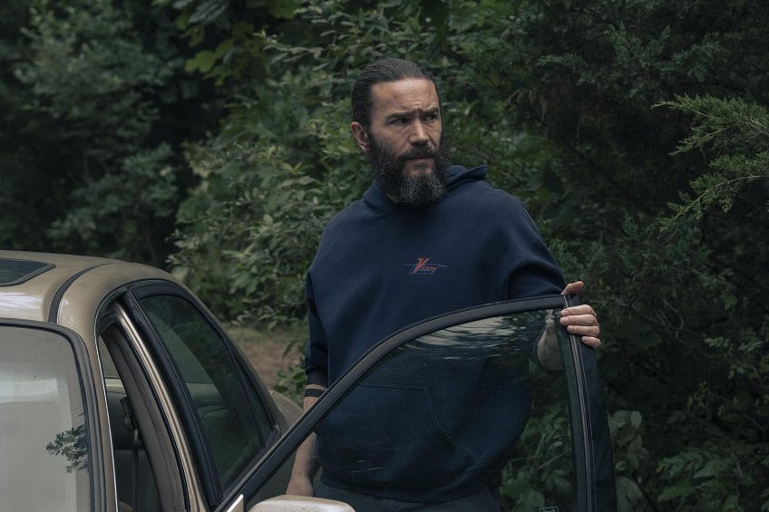 Tom Pelphrey da vida a Robbie Prendergrast, un personaje marcado por el dolor en ‘Task: Unidad Especial’