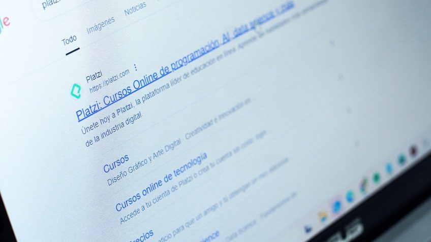 Medellín impulsa el talento digital: hay 400 licencias disponibles para formación en línea, 200 de ellas son para mujeres