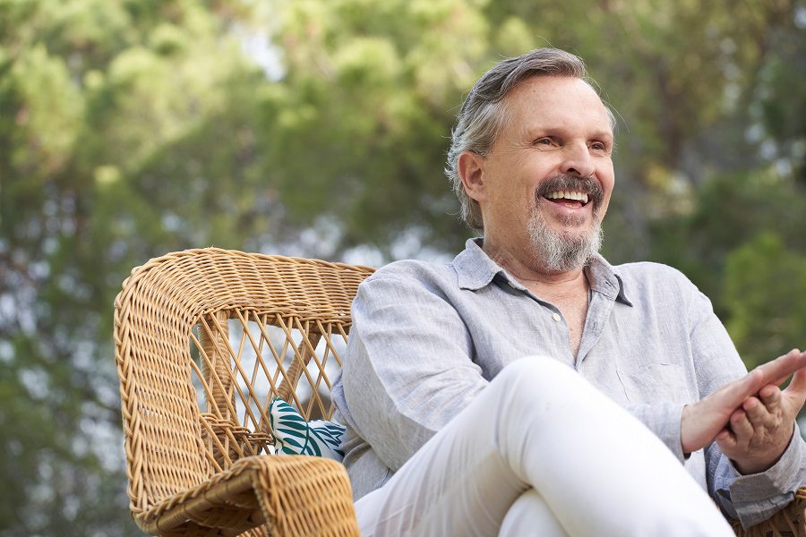 ¡HOLA! TV estrena ‘Bosé Renacido’: un apasionante viaje por la vida del cantante Miguel Bosé