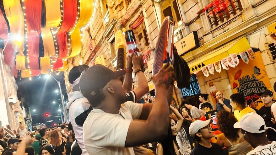 Innovación con ritmo y alma: OPPO captura la esencia colombiana con su más reciente smartphone