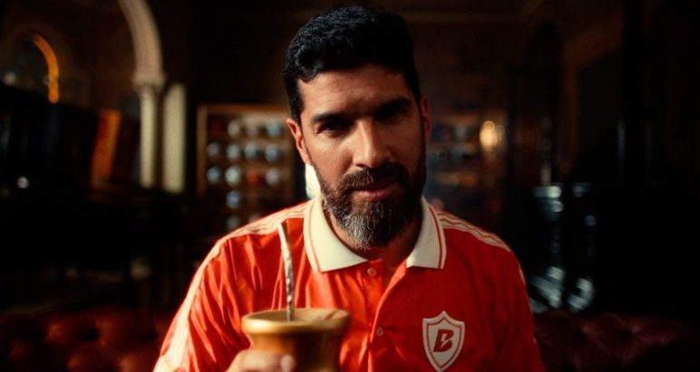 Betano convierte a “El Loco” Abreu en símbolo del Juego Responsable