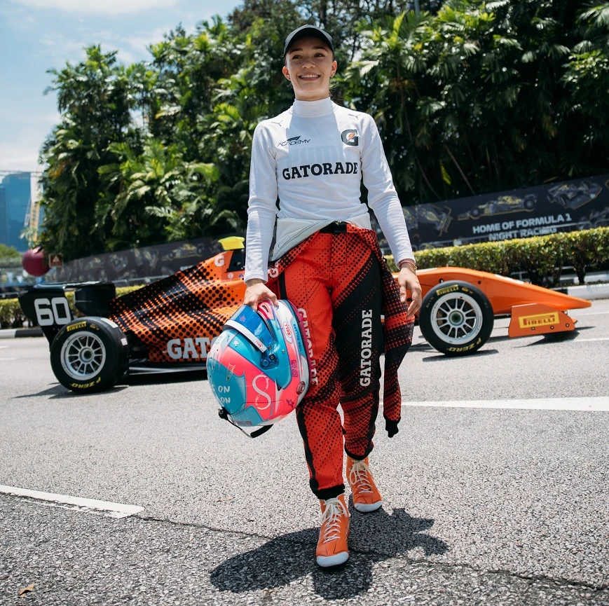 Gatorade busca acelerar el deporte femenino a través de su alianza con la piloto debutante de F1 ACADEMY™, Lisa Billard