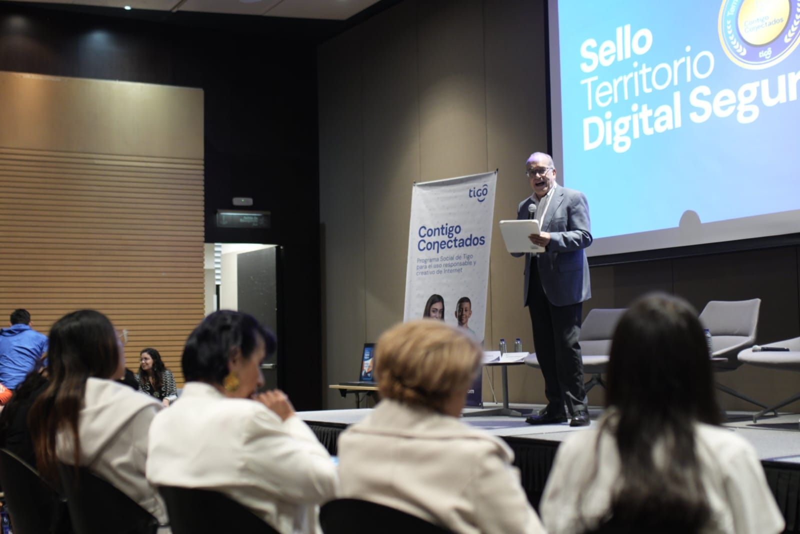 Tigo primer operador que lanza sello que reconoce a instituciones educativas que protegen a niñas, niños y adolescentes en Internet