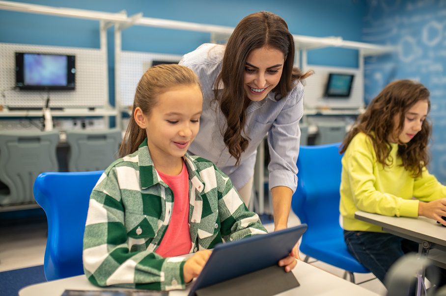 Entrevista | La IA como motor de equidad: El plan de PowerSchool para las aulas de Colombia