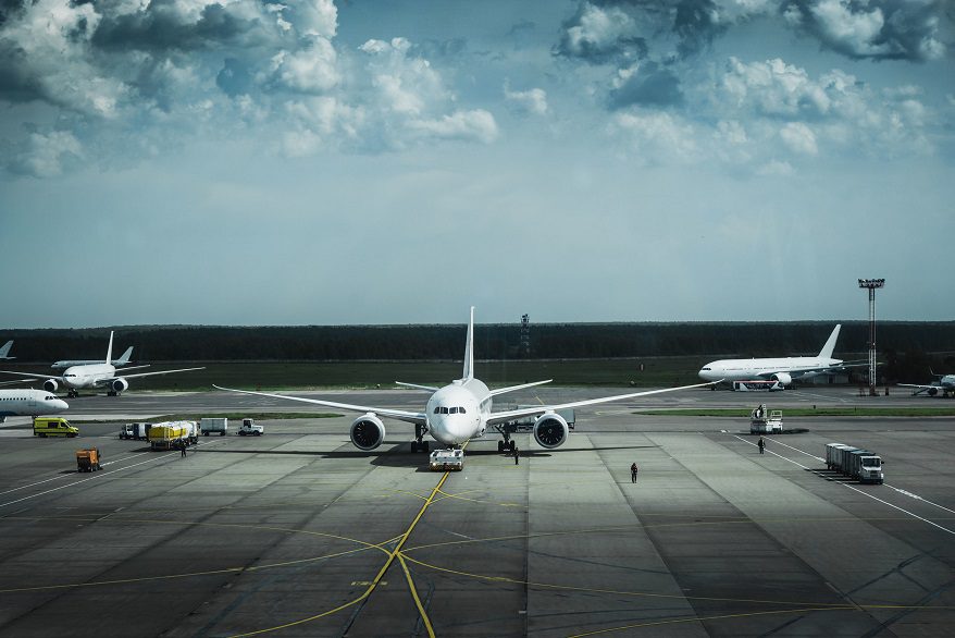 Thales, Stinville y Aeropuertos Uruguay se unen para modernizar sistema de aterrizaje en el Aeropuerto de Carrasco