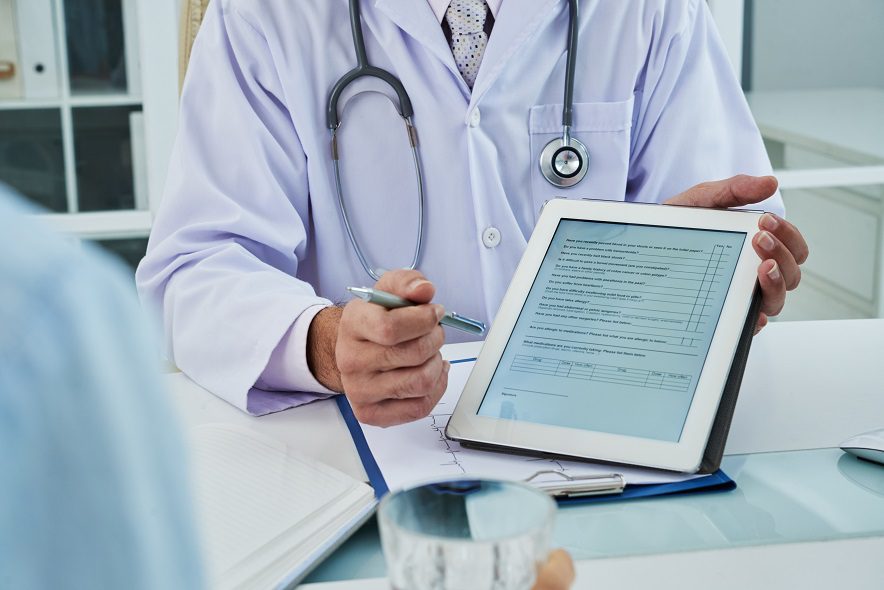 YouTube estrena en Colombia espacios de salud: guías de primeros auxilios certificadas en la búsqueda