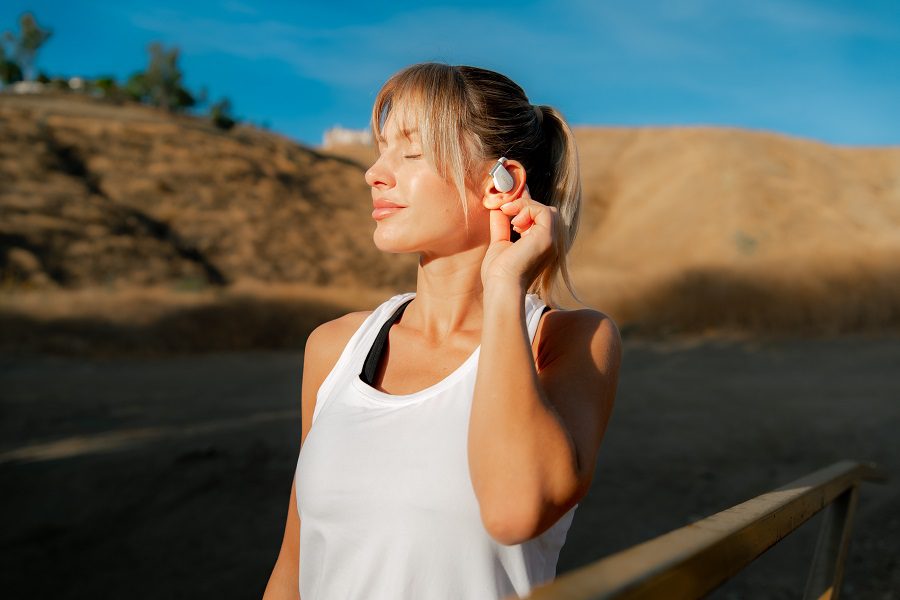 Cleer Audio presenta los Arc 4 Series: los primeros auriculares open-ear del mundo con certificación THX y Dolby Atmos