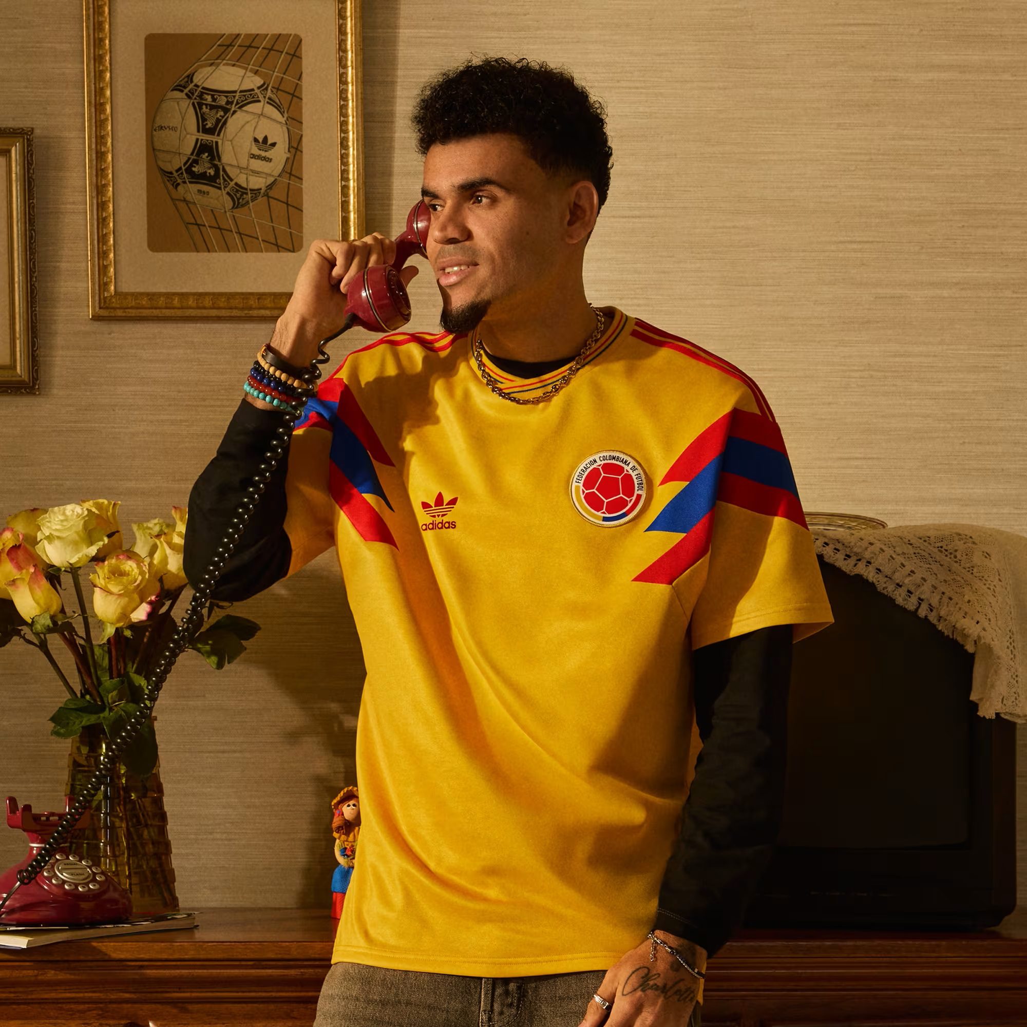 El renacer de una leyenda: análisis de la camiseta visitante Selección Colombia 1990