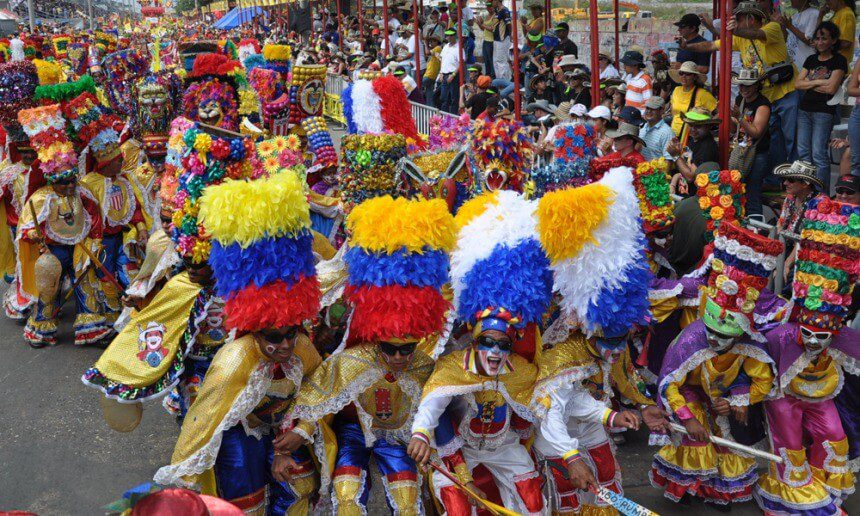 Cuando el pixel encuentra al tambor: héroes de PlayStation se unen a la tradición del Carnaval de Barranquilla
