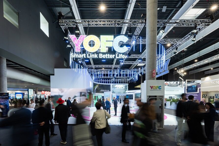 La IA y la fibra iluminan el camino hacia un futuro inteligente: YOFC presenta innovaciones totalmente ópticas en el MWC 2026