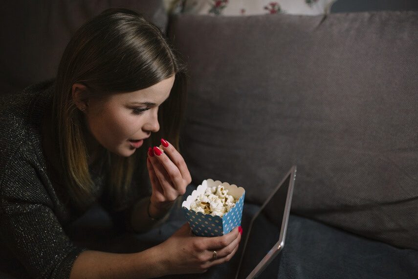 El peligro de las películas gratis: cómo identificar páginas falsas y evitar estafas en la red