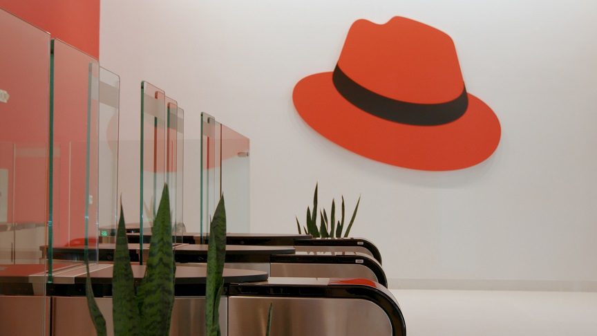 Red Hat lanza Red Hat AI Enterprise para ofrecer una plataforma de IA unificada de la infraestructura a los agentes