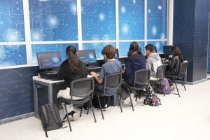 El Centro de Excelencia en Inteligencia Artificial anuncia nuevas certificaciones internacionales