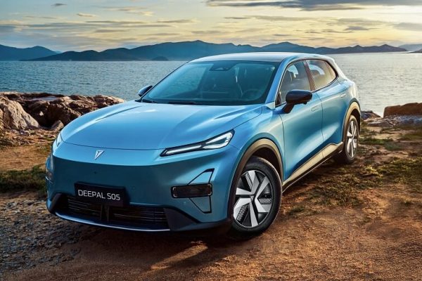 Mover un carro eléctrico en Colombia puede costar hasta 60% menos que uno a gasolina