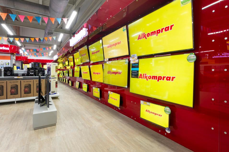 Presupuesto y componentes técnicos de un set de entretenimiento para fútbol