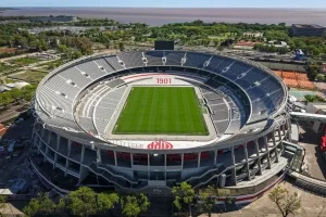 Una experiencia Monumental: Gonzalo Montiel abre las puertas de uno de los estadios más icónicos del fútbol