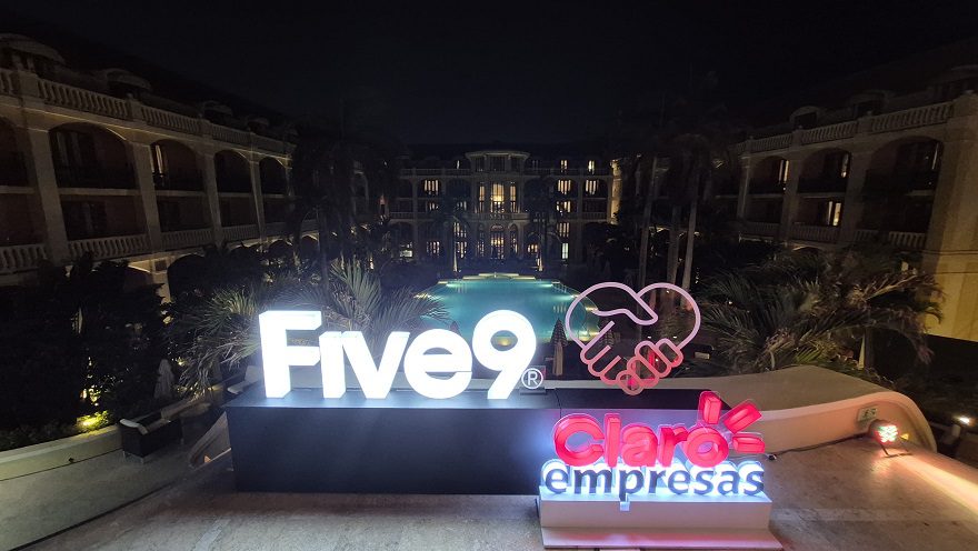 Five9 y Claro empresas apuestan por la inteligencia artificial para transformar la experiencia del cliente en Colombia