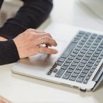 El 9% de los empleados en Colombia ve contenido para adultos en sus equipos de trabajo