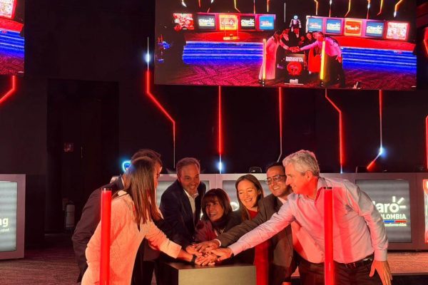 Escuelas Conectadas Modo IA: un modelo colaborativo que integra tecnología, educación e impacto social