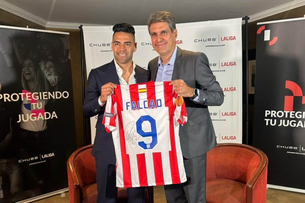 Chubb y Radamel Falcao impulsan los seguros para empresas medianas en Colombia