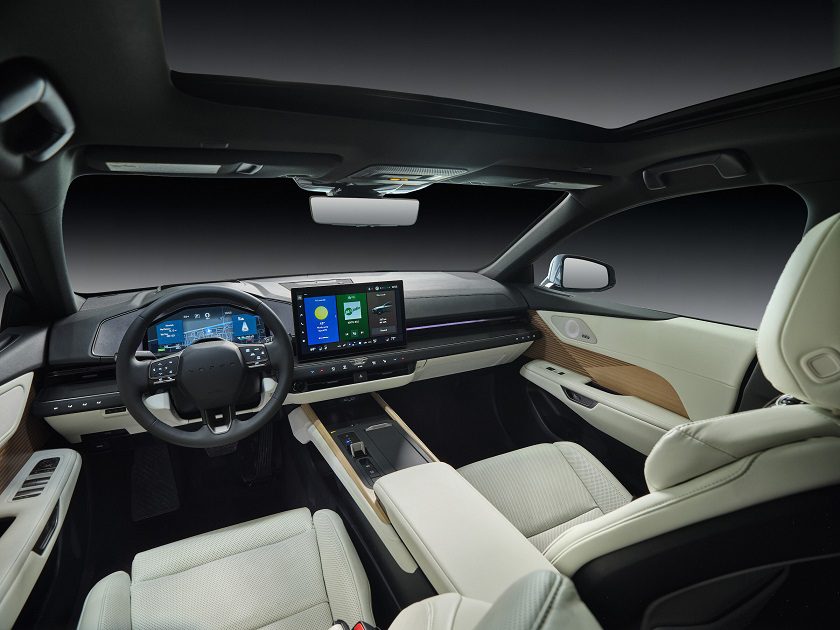 La nueva interfaz multimedia del Lexus ES 2026 establece un estándar en conectividad automotriz