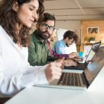 El programa Oracle ONE revoluciona la formación en inteligencia artificial en Colombia
