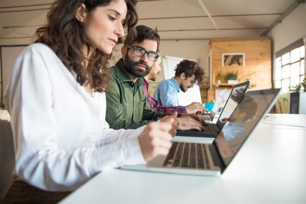 El programa Oracle ONE revoluciona la formación en inteligencia artificial en Colombia
