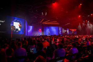 Red Hat une a desarrolladores y operadores en el futuro agéntico con avances trascendentales en Red Hat AI