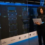 45% de las empresas ya combina seguridad en la nube y sistemas físicos para monitorear operaciones en tiempo real